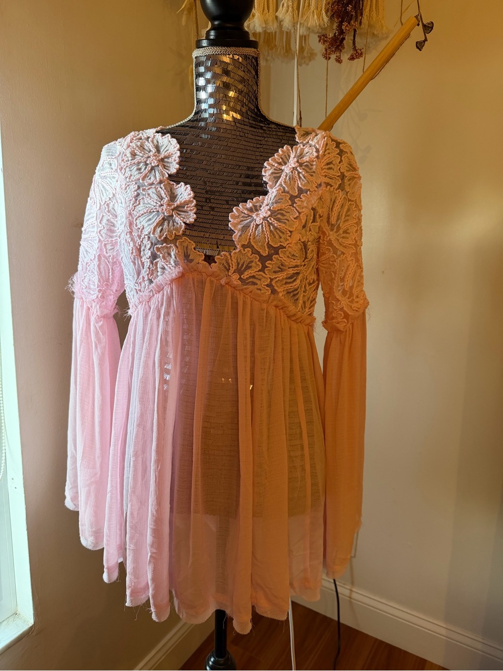 Brand new Stunning Free People Pink Lace tunic blouse